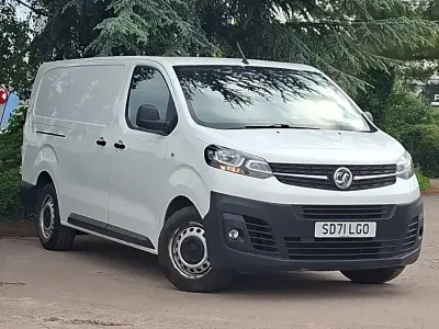 Used Vauxhall Vivaro 100 HP (73 kW) 2021 White MPV