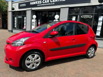 Used Toyota Aygo Style 68 HP (50 kW) 2013 Multicolour Hatchback
