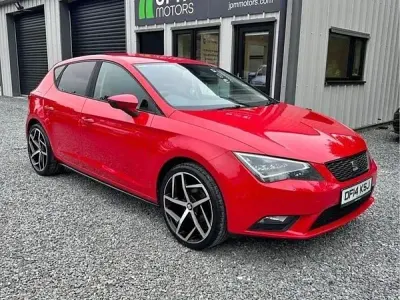 Usado Seat Leon SE 105 CV (77 kW) 2014 Rojo Utilitario