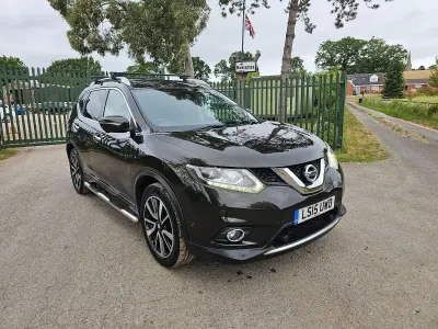 Used Nissan X-Trail Tekna 130 HP (95 kW) 2015 Green SUV