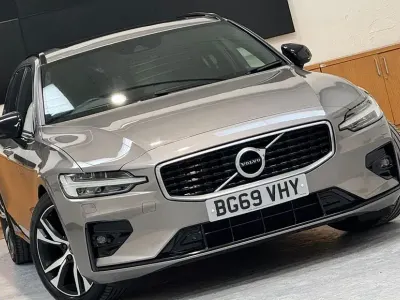 Usado Volvo V60 R-Design Pro 190 CV (139 kW) 2019 Gris Familiar