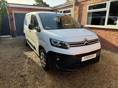 Used Citroën Berlingo 75 HP (55 kW) 2019 White MPV
