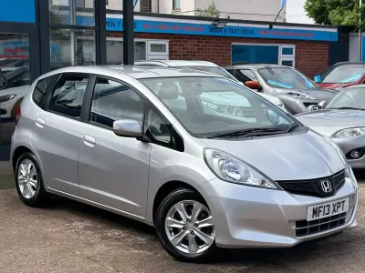 Used Honda Jazz ES 99 HP (72 kW) 2013 Silver Hatchback