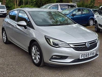 Używany Vauxhall Astra Design Edition 110 KM (80 kW) 2019 Srebrny Hatchback