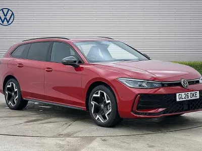 New VW Passat R-line 204 HP (150 kW) 2026 Red Estate