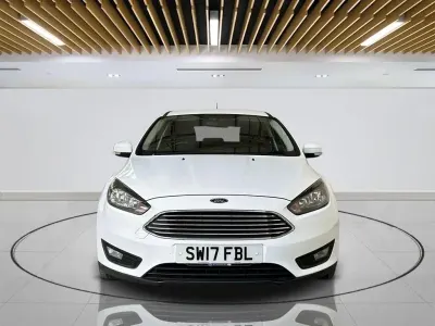 Używany Ford Focus Zetec 120 KM (88 kW) 2017 Biały Hatchback