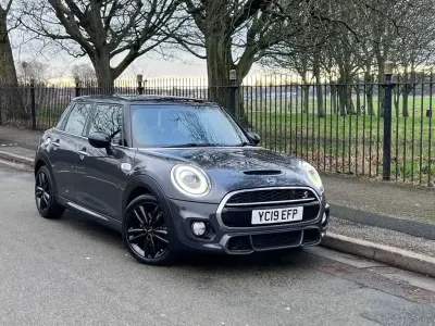 Usado Mini Cooper S Hatch 192 HP (141 kW) 2019 Cinzento Citadino