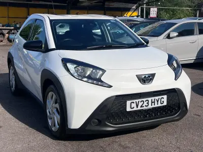 Used Toyota Aygo X PURE 72 HP (52 kW) 2023 White SUV