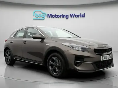 Usado Kia XCeed 120 HP (88 kW) 2020 Castanho SUV