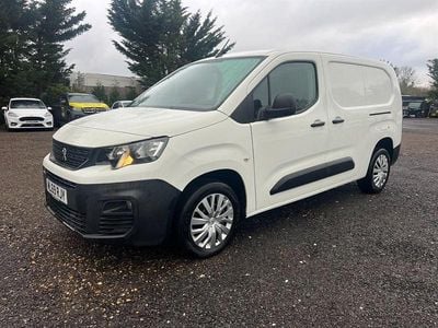 Used Peugeot Partner 100 HP (73 kW) 2019 White MPV