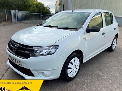 Used Dacia Sandero Ambiance 73 HP (53 kW) 2015 White