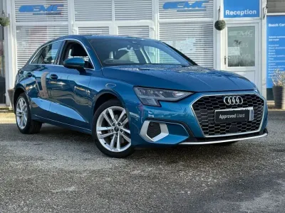 Begagnad Audi A3 Sportback e-tron Sport 204 HK (150 kW) 2023 Blå Halvkombi