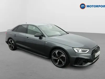 Begagnad Audi A4 Black Edition 2023 Grå Sedan
