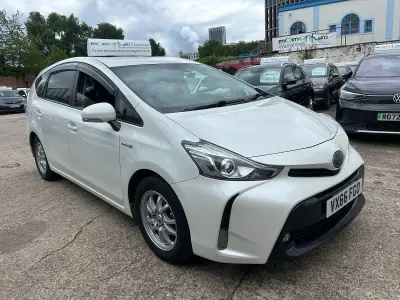Used Toyota Prius+ 136 HP (100 kW) 2023 White MPV