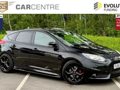 Usado Ford Focus ST 2014 Negro Utilitario