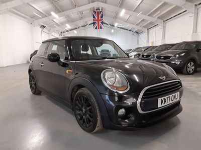 Black Used 2017 Mini Cooper D Hatch Hatchback | £4,490 (Fair price)