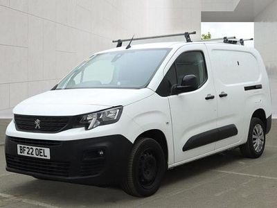 Begagnad Peugeot Partner Premium 2022 Vit Minibuss