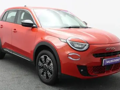 Used Fiat 600 S 100 HP (73 kW) 2025 Orange SUV