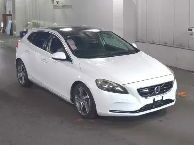 Begagnad Volvo V40 2013 Halvkombi