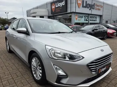 Used Ford Focus Titanium 125 HP (91 kW) 2019 Silver Hatchback