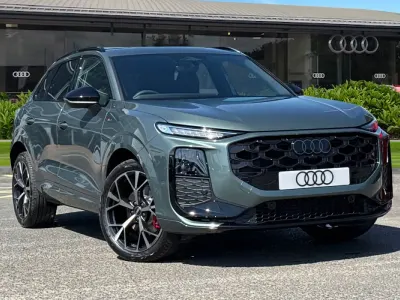 New Audi Q3 Comfort 2026 Green SUV