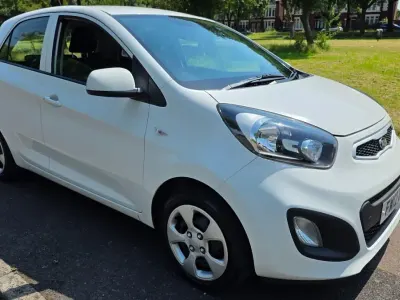 Used Kia Picanto 68 HP (50 kW) 2012 White Hatchback