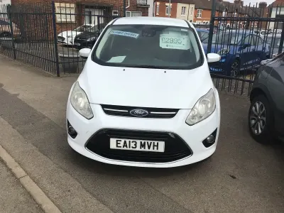 Used Ford C-MAX Titanium 2013 White MPV