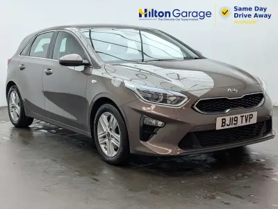 Used Kia Ceed 118 HP (86 kW) 2019 Brown Hatchback