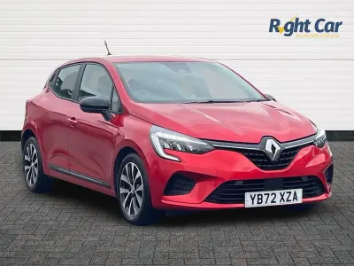 Used Renault Clio Evolution 90 HP (66 kW) 2023 Red  Hatchback