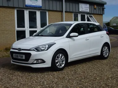Used Hyundai i20 SE 84 HP (61 kW) 2018 White Hatchback