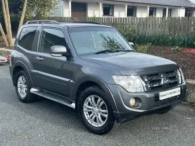 Second-hand Mitsubishi Shogun Warrior 2014 Gri SUV