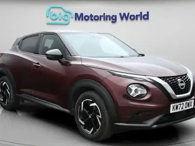 Usado Nissan Juke N-Connecta 114 HP (83 kW) 2023 Vermelho SUV