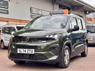 Second-hand Peugeot Rifter Allure 2024 Verde Monovolum