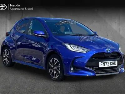 Used Toyota Yaris Design 114 HP (83 kW) 2023 Blue Hatchback