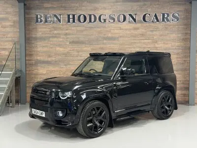 Usado Land Rover Defender HSE Dynamic 250 HP (183 kW) 2024 Preto SUV