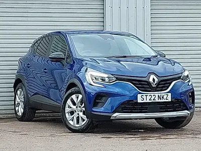Używany Renault Captur Iconic 91 KM (66 kW) 2022 Niebieski SUV
