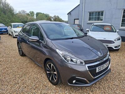 Usado Peugeot 208 S 82 HP (60 kW) 2019 Cinzento Citadino