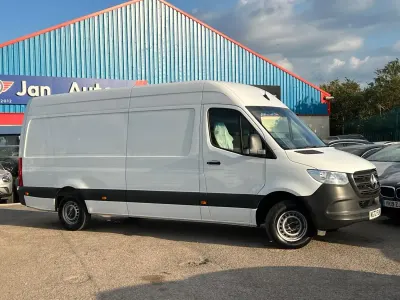 Używany Mercedes Sprinter Progressive 2023 Biały Van