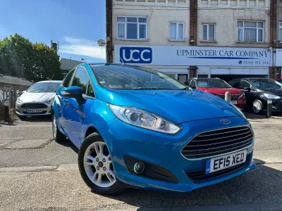 Begagnad Ford Fiesta Zetec 82 HK (60 kW) 2015 Blå Halvkombi