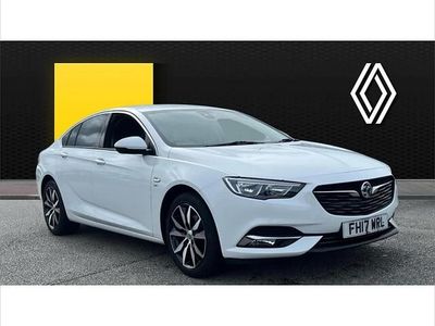 Used Vauxhall Insignia SRi 165 HP (121 kW) 2017 White Hatchback