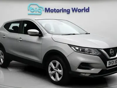 Used Nissan Qashqai Acenta Premium 140 HP (102 kW) 2020 Silver SUV