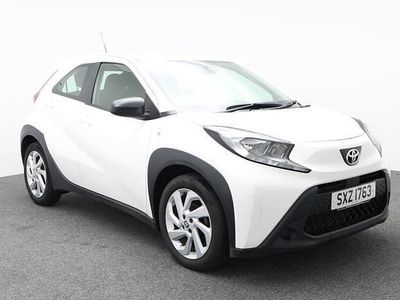 Used Toyota Aygo X PURE 72 HP (52 kW) 2023 White SUV