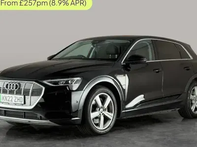 Usado Audi e-tron Comfort 230 kW (313 HP) 2022 Preto SUV