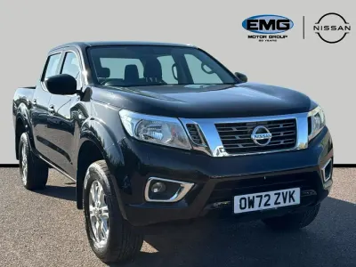 Używany Nissan Navara Acenta 163 KM (119 kW) 2023 Czarny Pickup