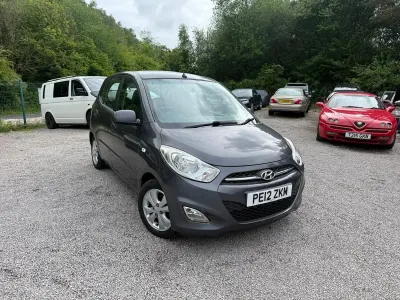 Usado Hyundai i10 Active 85 HP (62 kW) 2012 Cinzento Citadino