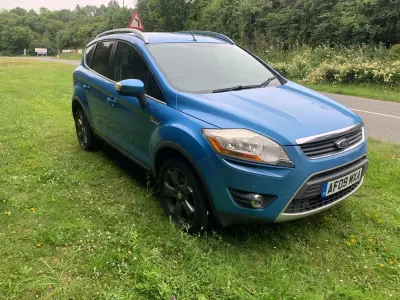 Usado Ford Kuga Zetec 136 HP (100 kW) 2009 Azul SUV