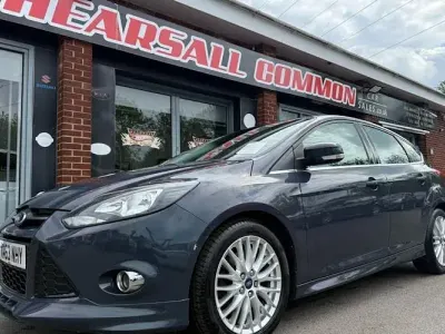 Używany Ford Focus Zetec 182 KM (133 kW) 2014 Szary Hatchback