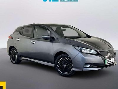 Begagnad Nissan Leaf N-Connecta 160 kW (218 HK) 2022 Grå Halvkombi