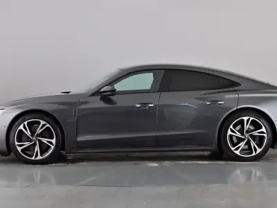 Used Audi e-tron GT quattro Comfort 389 kW (530 HP) 2023 Daytona grey Sedan