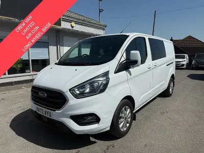 Used Ford 300 Limited 130 HP (95 kW) 2022 Frozen white (solid colour) Van